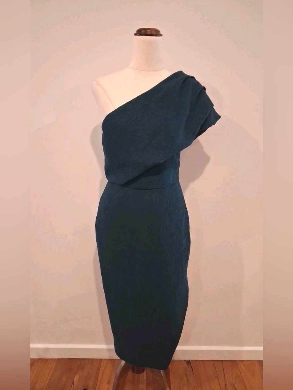 Elliatt One-Shoulder emerald green slit Cocktail Dress date night Anthropologie